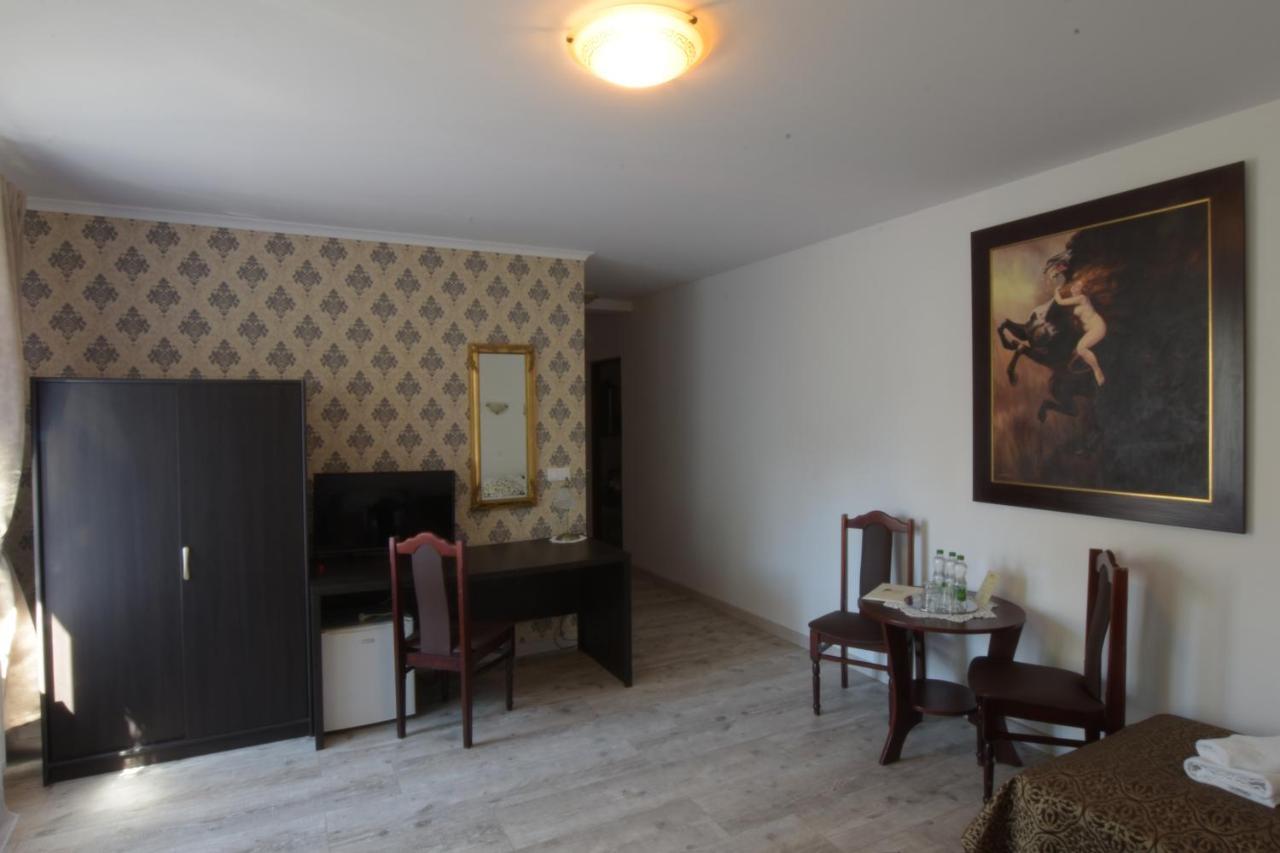 Dworek Złoty Róg Hotel i Restauracja Kraków Zewnętrze zdjęcie