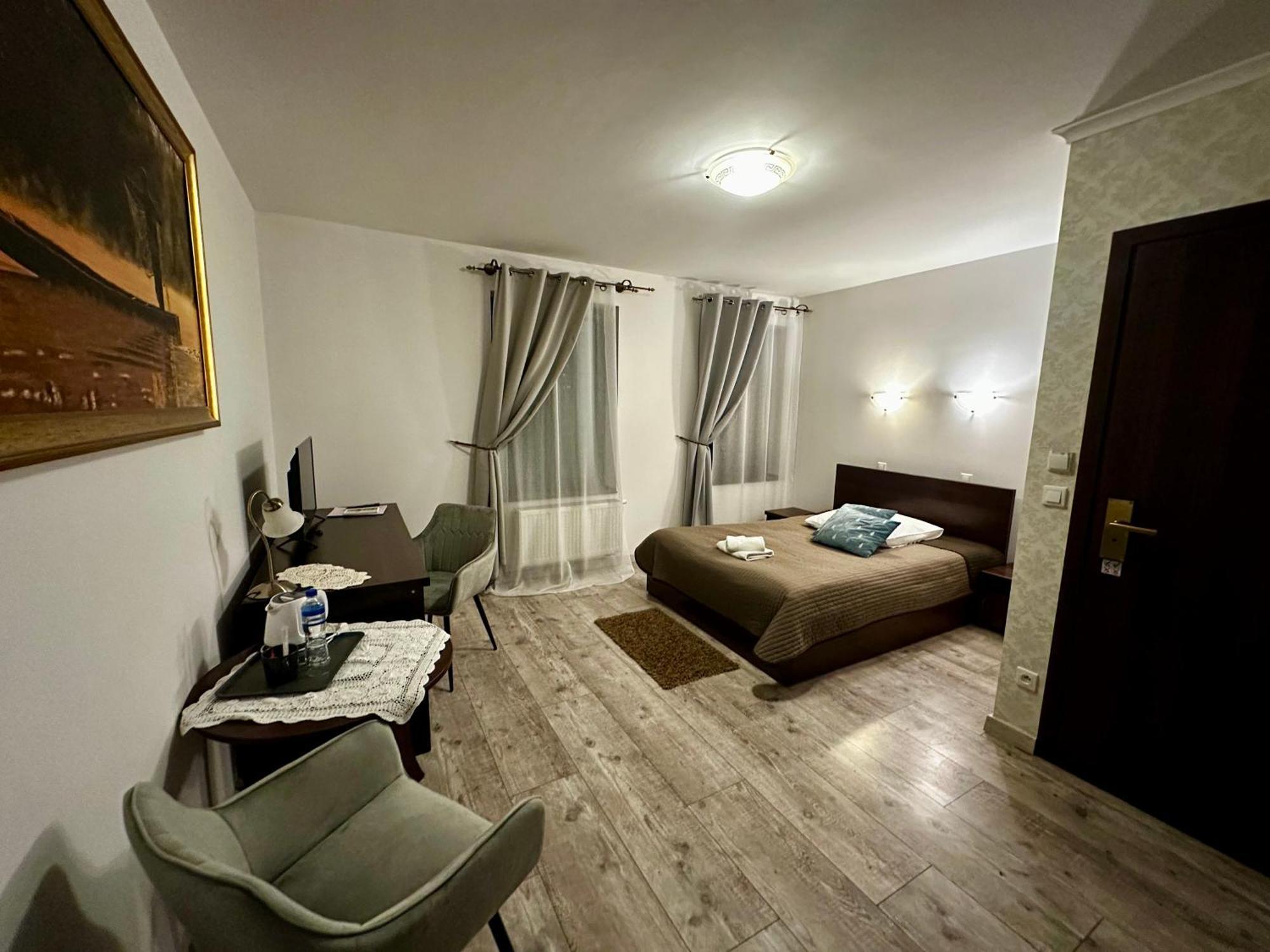 Dworek Złoty Róg Hotel i Restauracja Kraków Zewnętrze zdjęcie